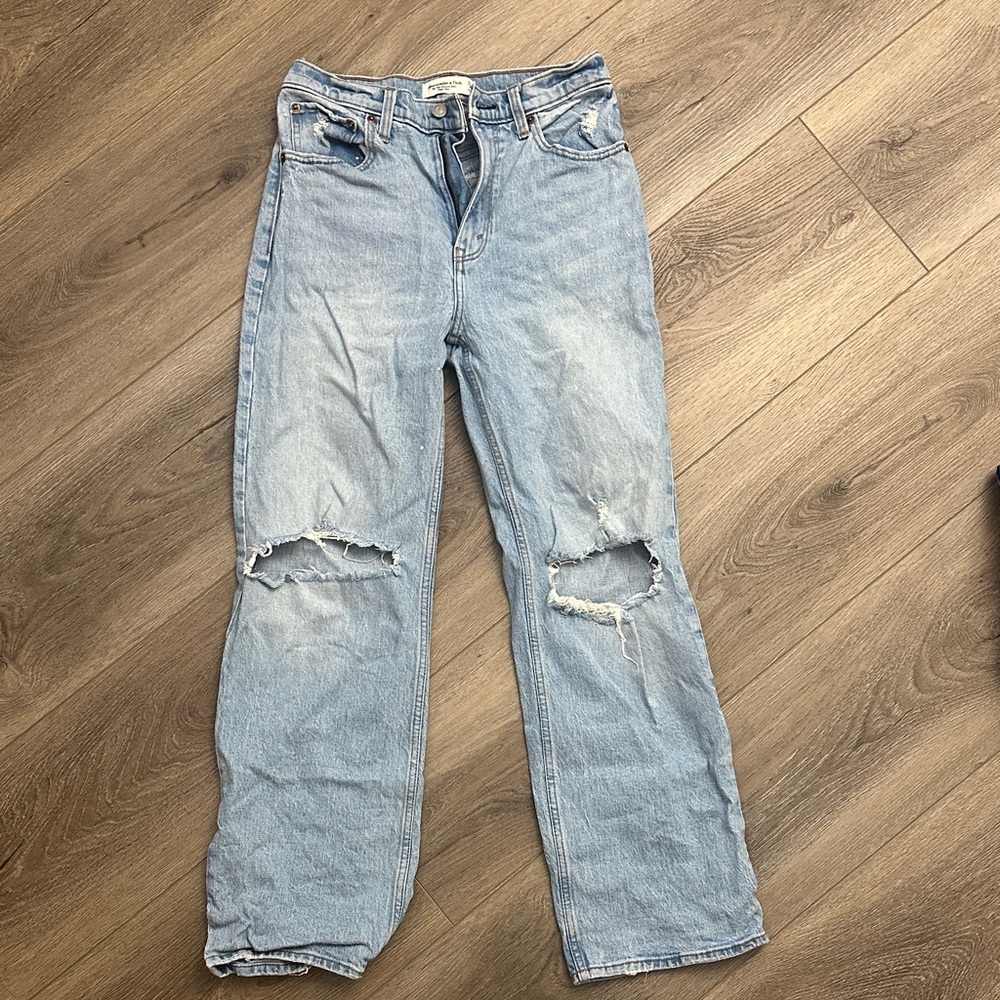 Abercrombie & Fitch 90s Relaxed Jean- HIGH RISE